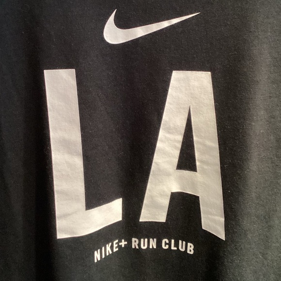The Nike Tee LA Nike + Run Club Dri-Fit Tee Men's Size Medium - Picture 2 of 6